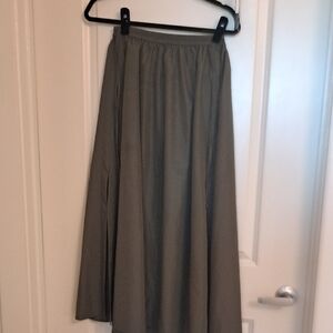 Uniqlo Olive Maxi Skirt